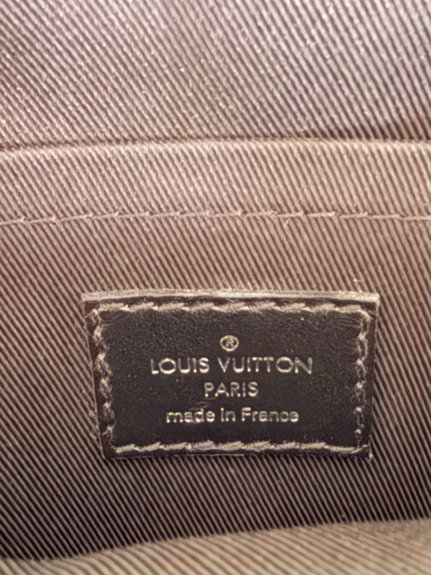Brand New! Louis Vuitton Damier Graphite Blue Avenue Sling Bag