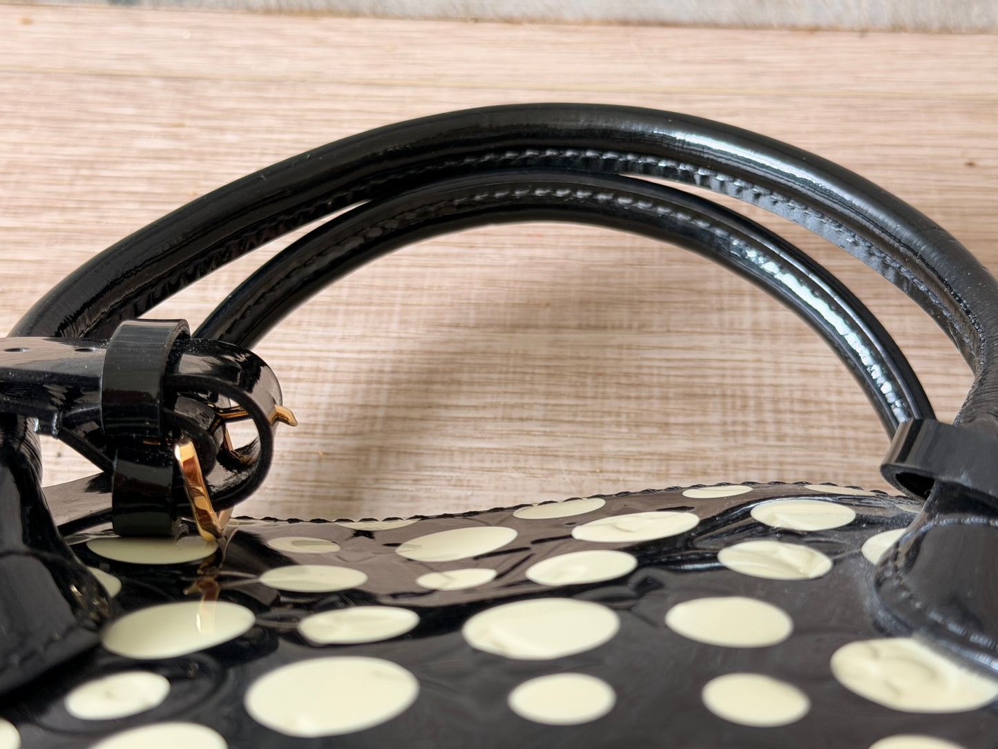 RARE COLLECTOR LIMITED EDITION Louis Vuitton x Yayoi Kusama, Polka Dot Lockit Bag