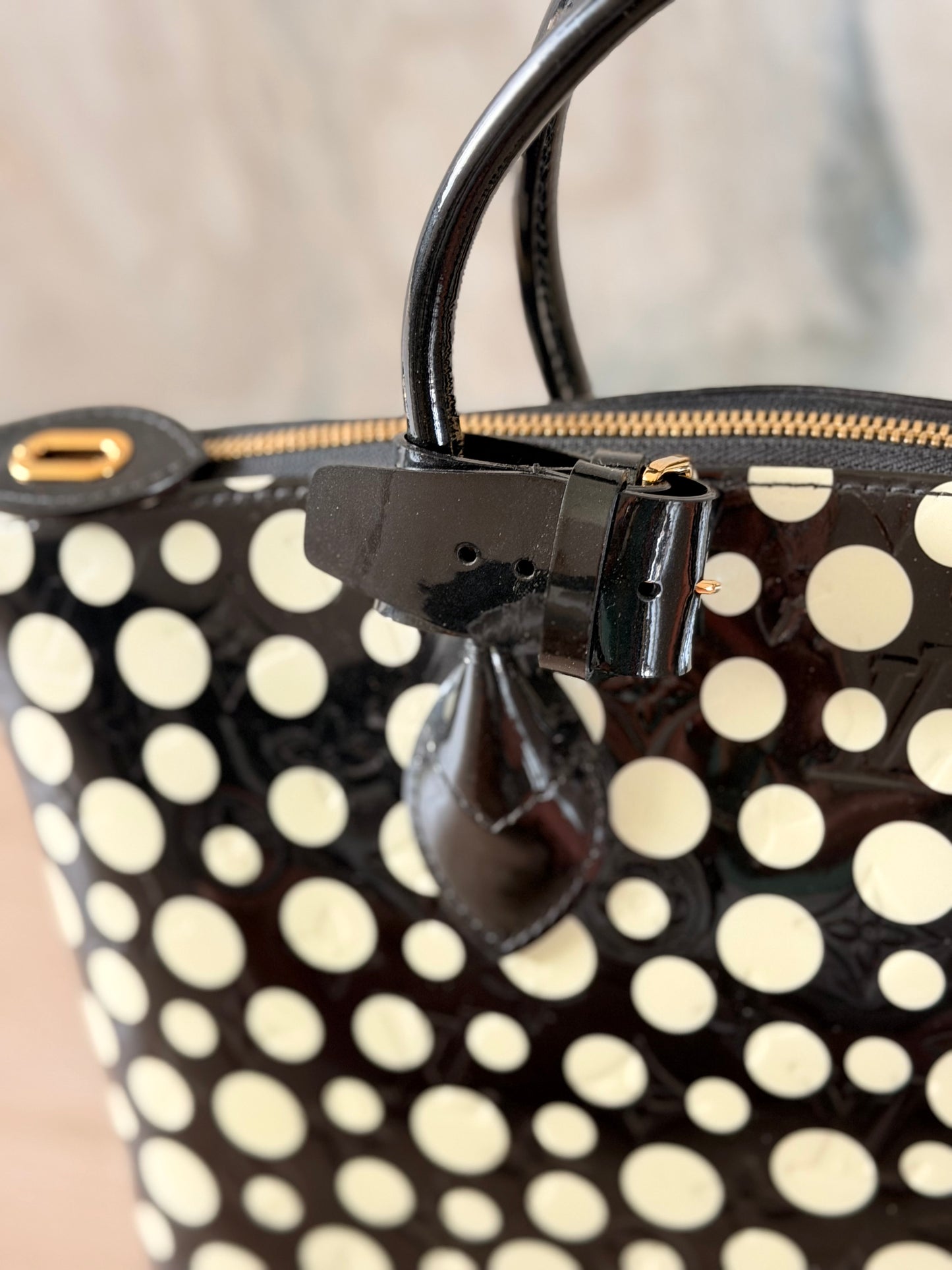 RARE COLLECTOR LIMITED EDITION Louis Vuitton x Yayoi Kusama, Polka Dot Lockit Bag
