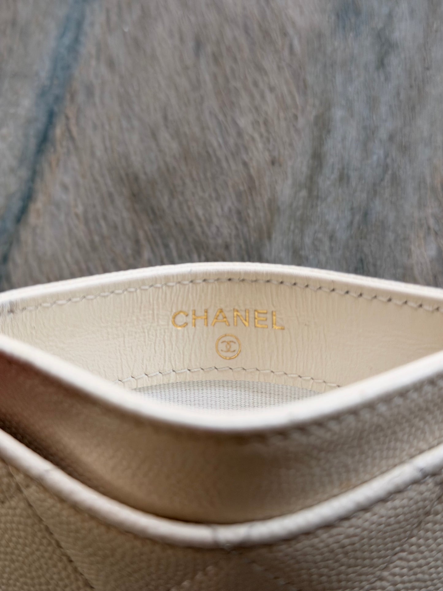 CHANEL White Classic Card Holder In Grained Calfskin