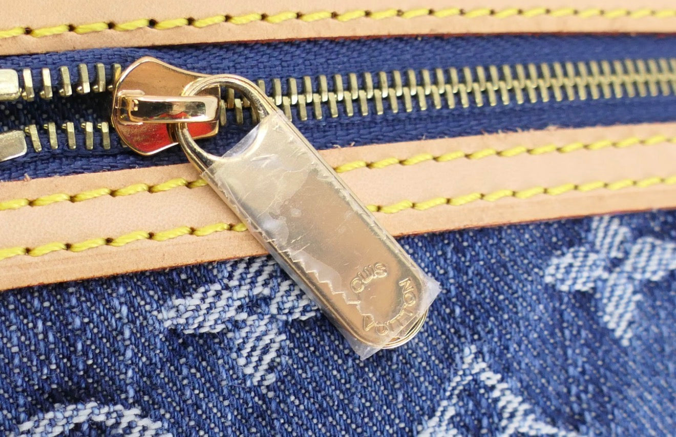 Louis Vuitton Pochette Plate Clutch n Denim