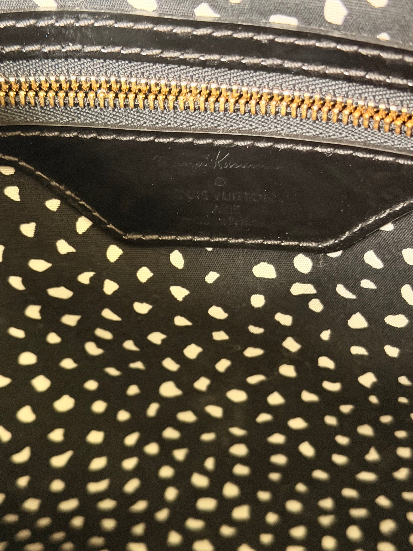 RARE COLLECTOR LIMITED EDITION Louis Vuitton x Yayoi Kusama, Polka Dot Lockit Bag