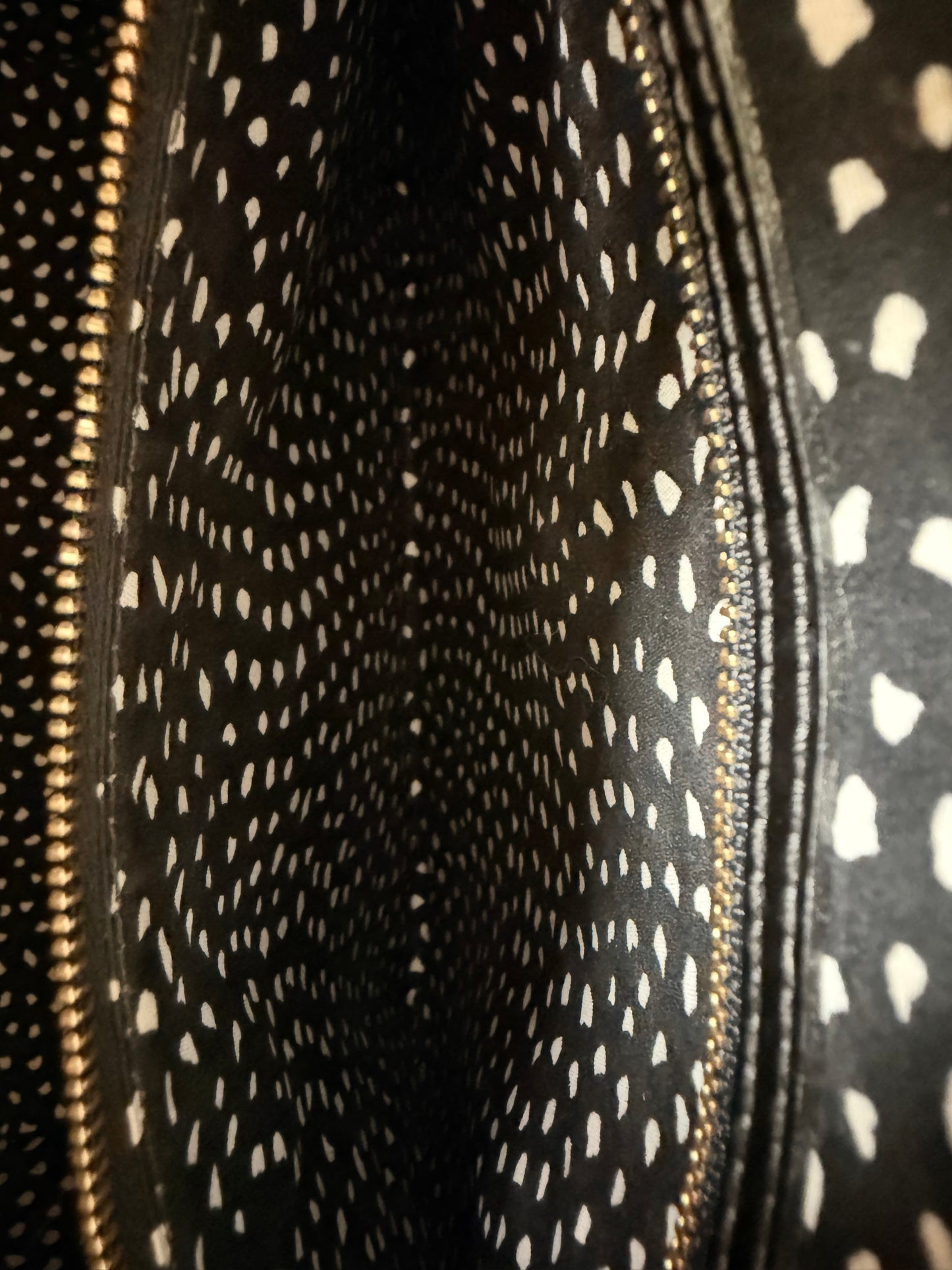 RARE COLLECTOR LIMITED EDITION Louis Vuitton x Yayoi Kusama, Polka Dot Lockit Bag