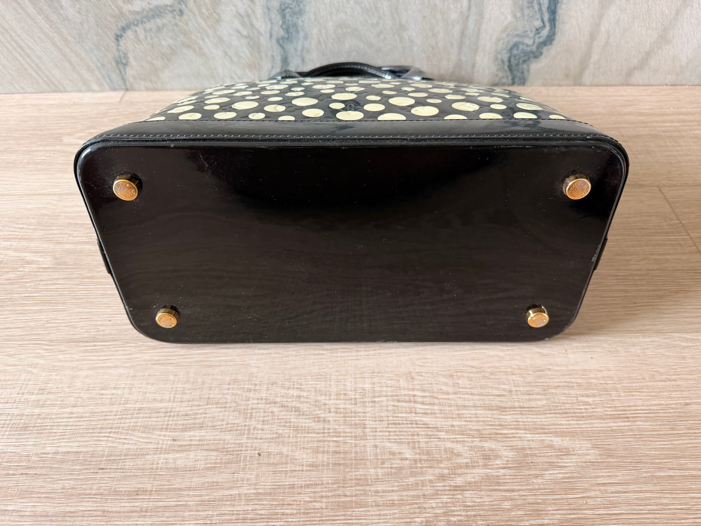 RARE COLLECTOR LIMITED EDITION Louis Vuitton x Yayoi Kusama, Polka Dot Lockit Bag