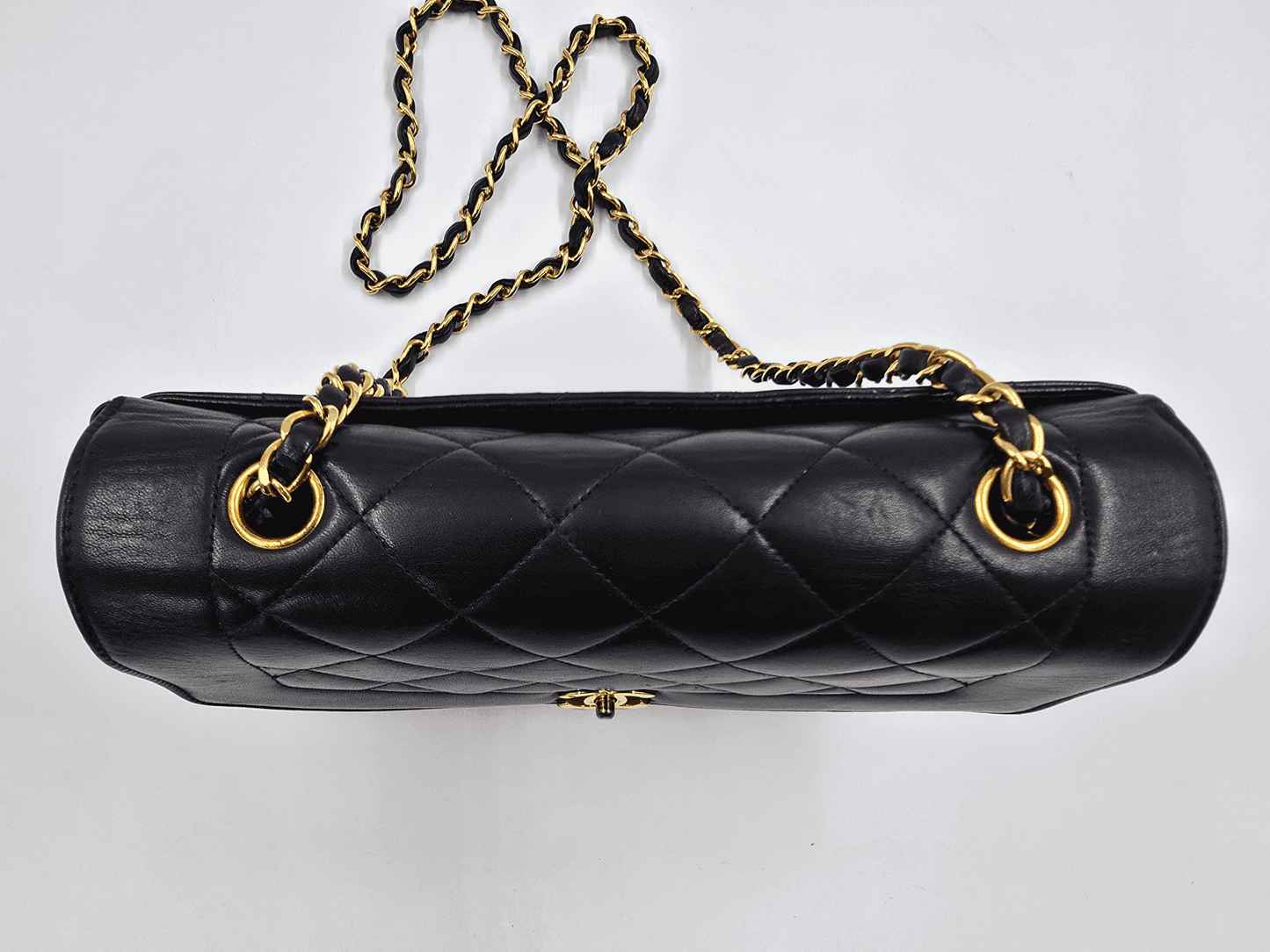 Vintage Chanel Classic Flap Black Quilted Leather Flap Bag – Vintage Gold CC Turn Lock