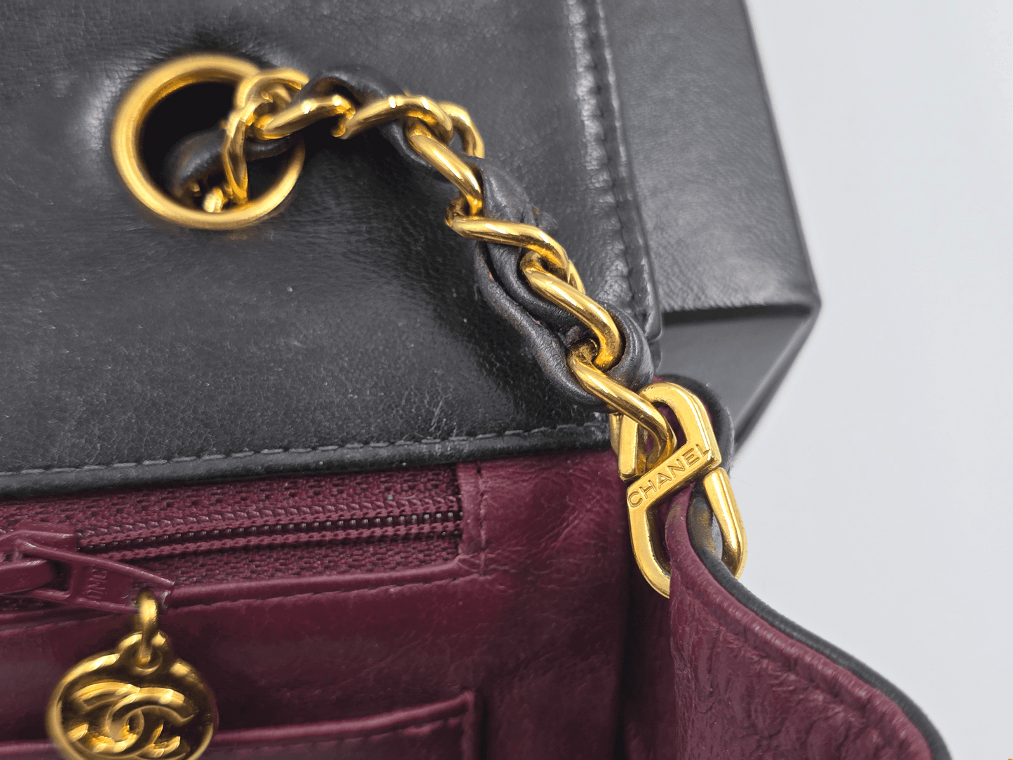 Vintage Chanel Classic Flap Black Quilted Leather Flap Bag – Vintage Gold CC Turn Lock