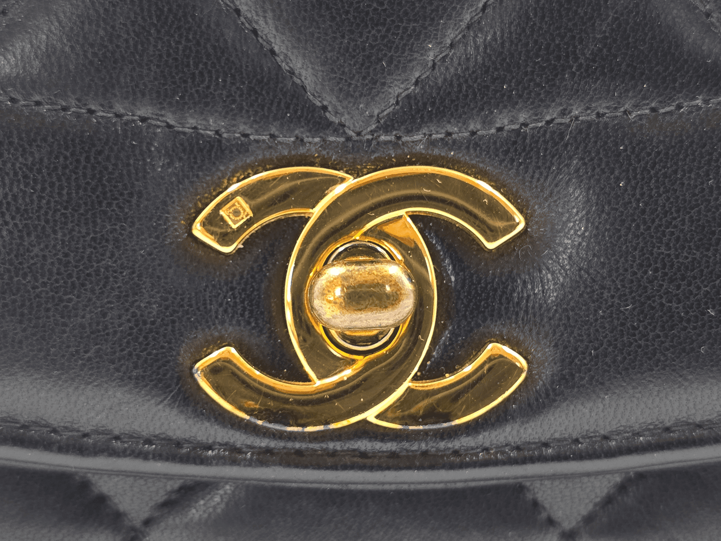 Vintage Chanel Classic Flap Black Quilted Leather Flap Bag – Vintage Gold CC Turn Lock