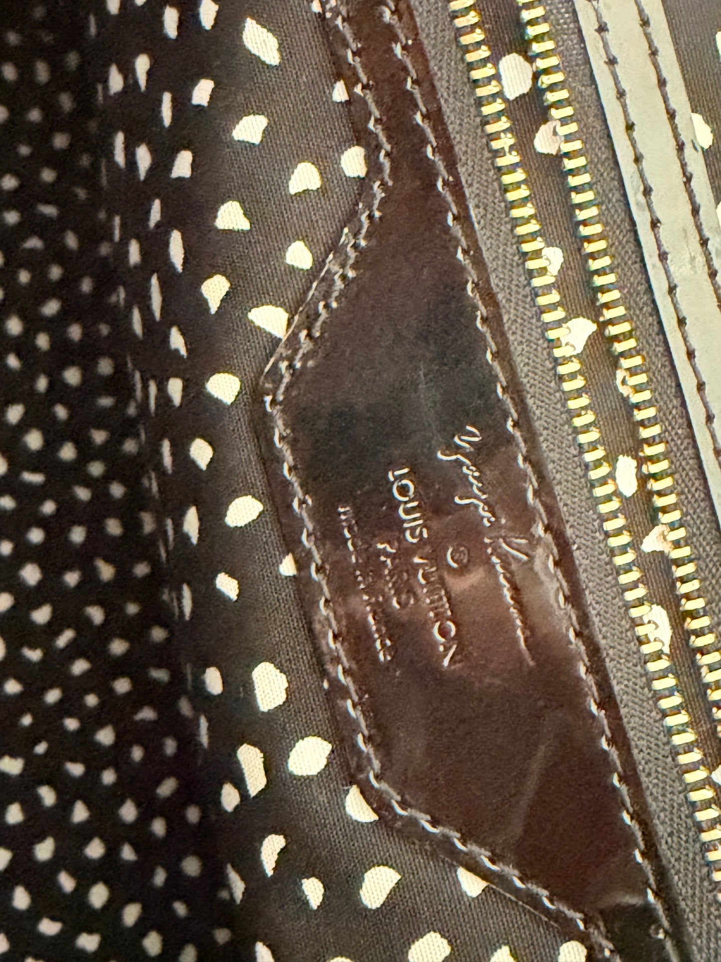 RARE COLLECTOR LIMITED EDITION Louis Vuitton x Yayoi Kusama, Polka Dot Lockit Bag