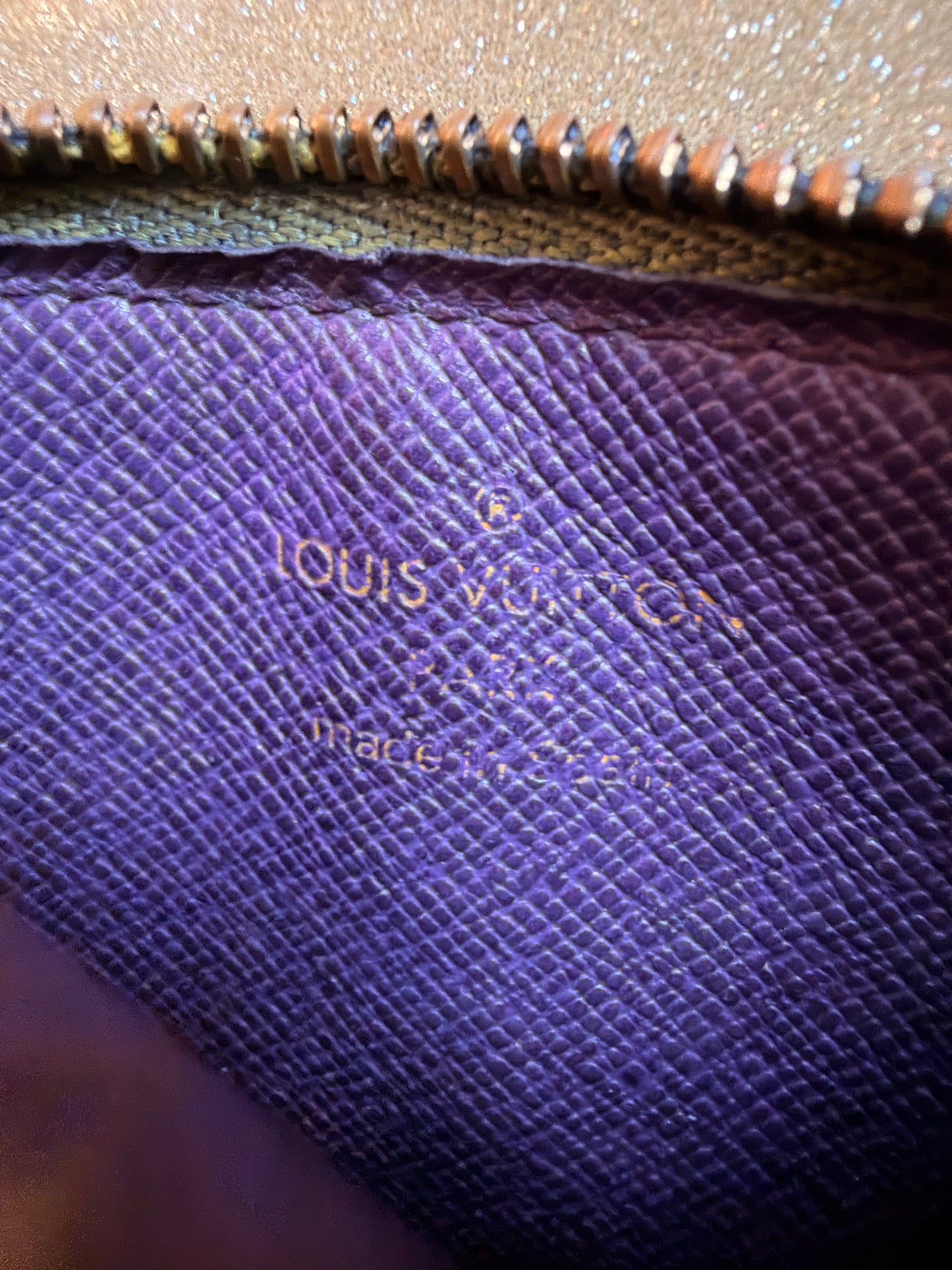 Louis Vuitton Black Epi Leather Key Pouch (Cles)