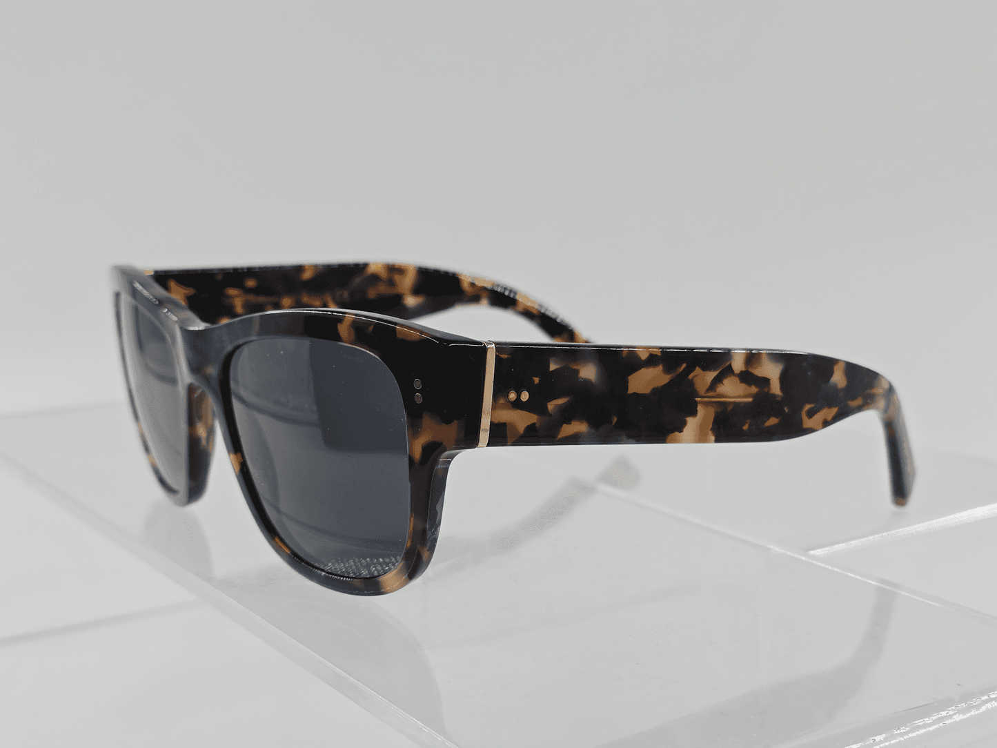 🖤 Dolce & Gabbana “Tortoise” Sunglasses – DG4338 (Full Set)