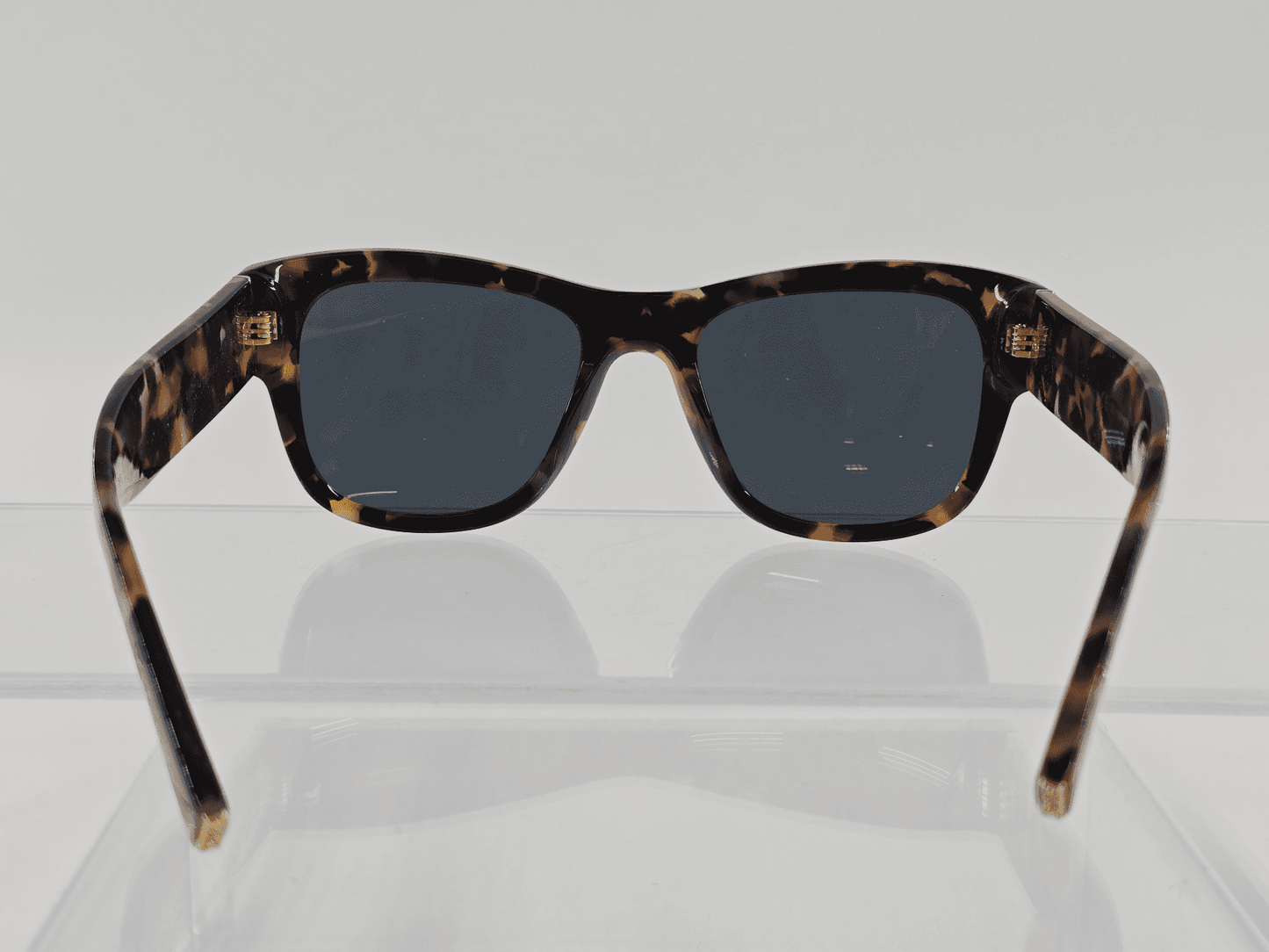 🖤 Dolce & Gabbana “Tortoise” Sunglasses – DG4338 (Full Set)