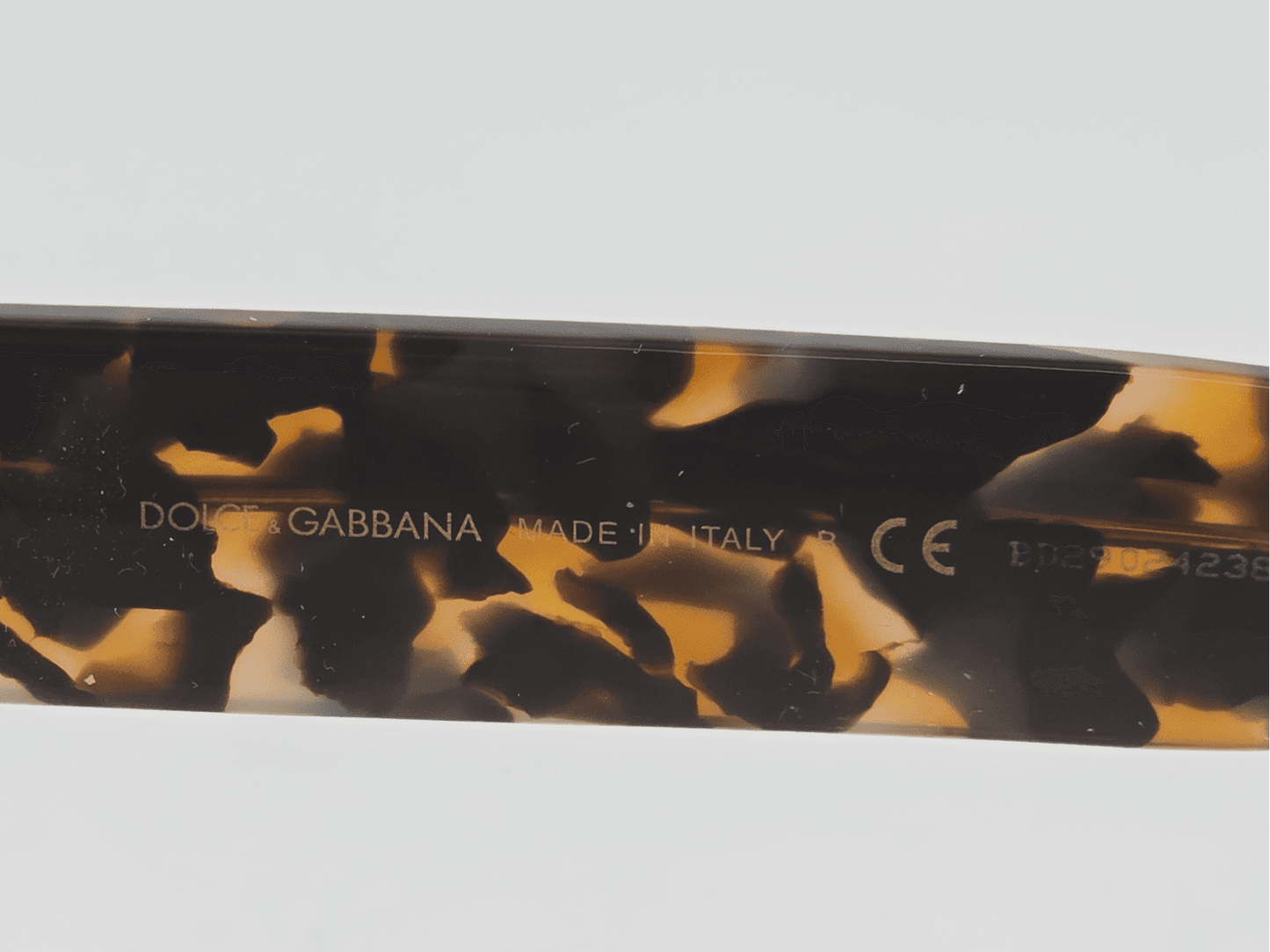 🖤 Dolce & Gabbana “Tortoise” Sunglasses – DG4338 (Full Set)