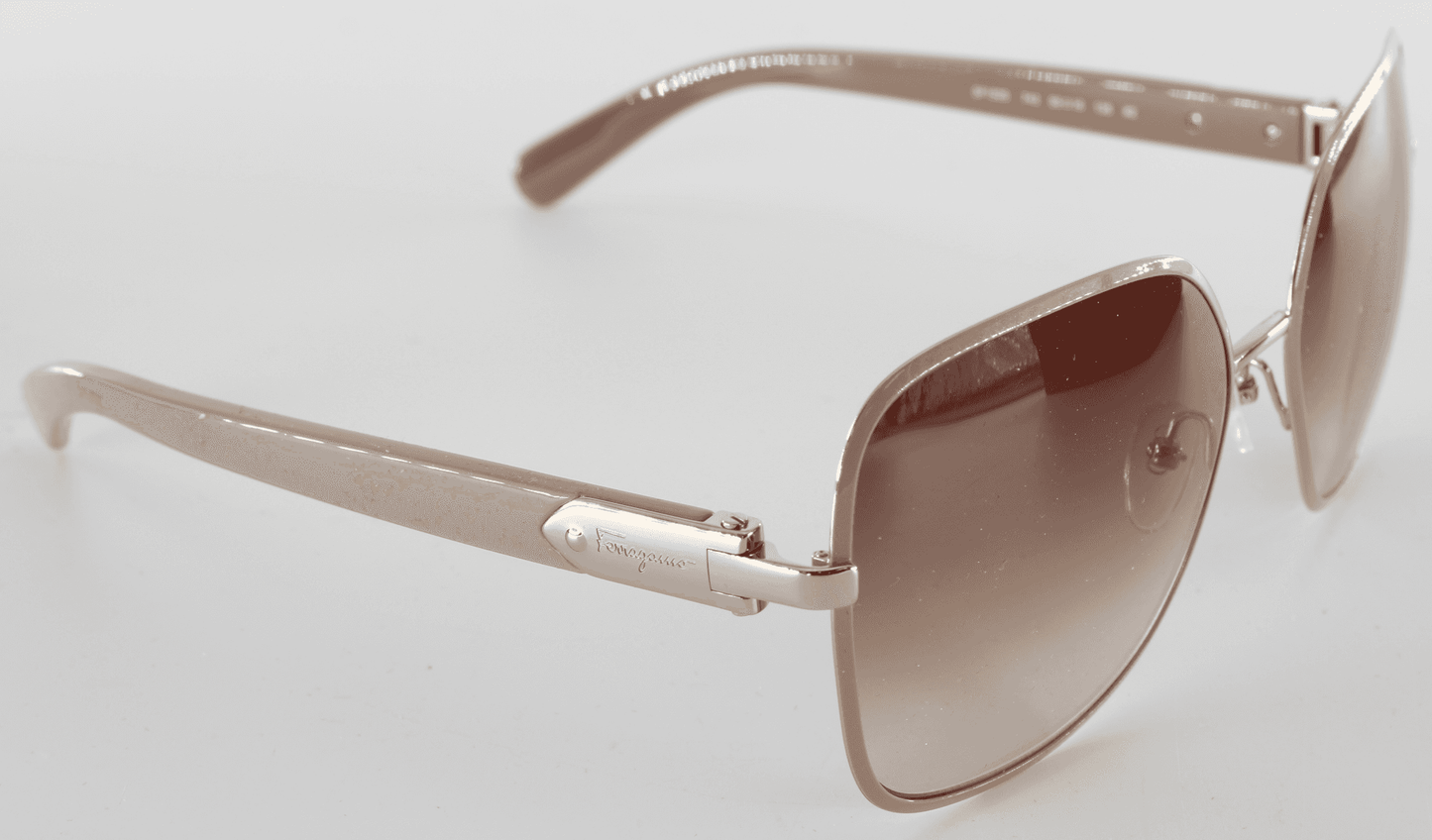 Salvatore Ferragamo Gradient Square Sunglasses – SF150S (Full Set)